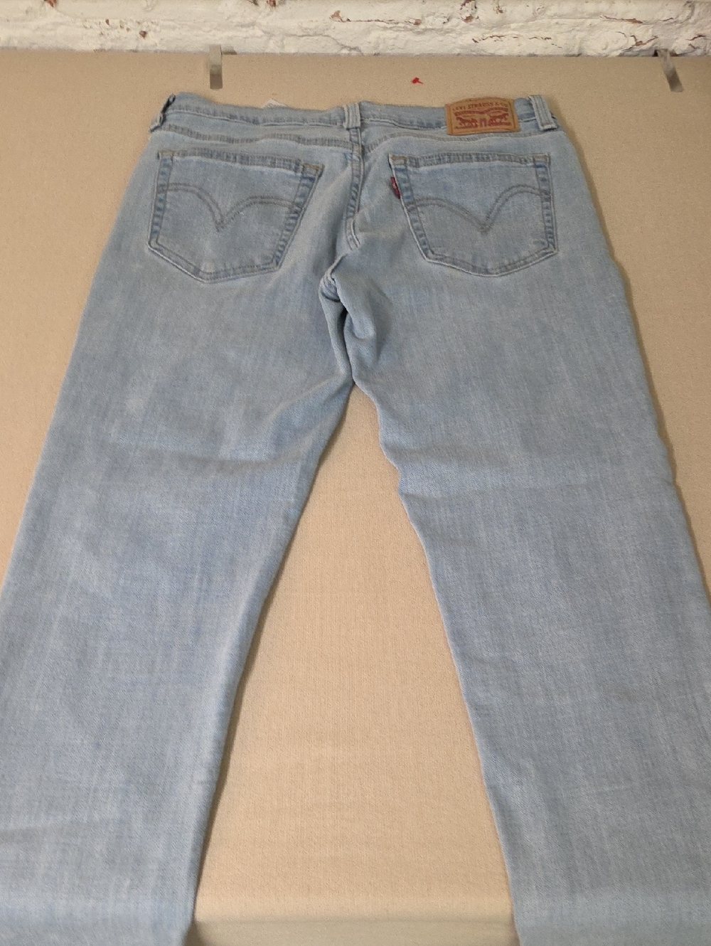 Levi's Women's Light Blue Straight Jeans - Classic Rise
